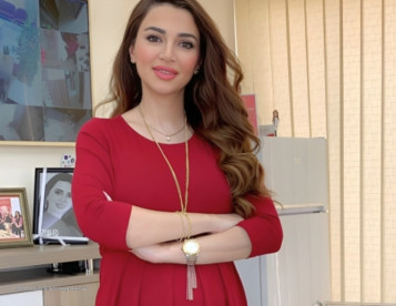الدكتورة نيفين دبابنه اخصائية الامراض الجلدية والتناسلية والتجميل 
