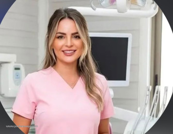 الدكتورة زينا مولا طب وجراحة الفم والاسنان Dr Zeena Muwalla